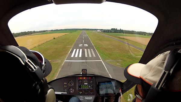Magni M24 der Tragschrauber Flugschule Flugluft.de im Landeanflug